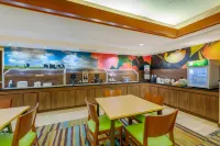 Quality Inn & Suites Sandusky Hotels in Huron