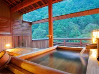 Enraku Hotel di Kurobe
