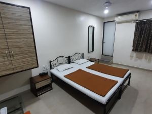 Hotel Girija Residency