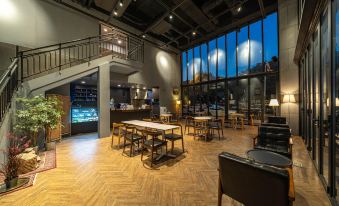 Hotel Clover - Housity