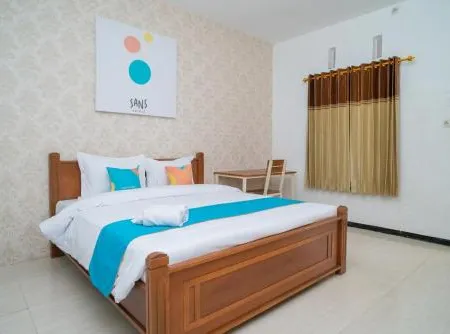 Sans Hotel Queen Batu