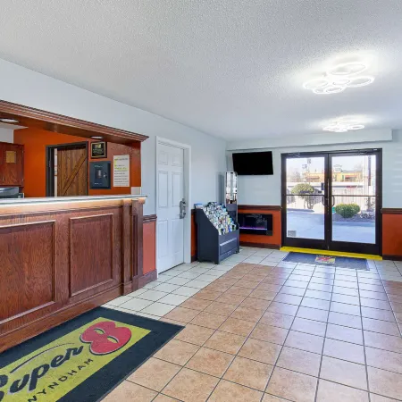 Super 8 by Wyndham Johnson City