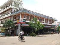 Souvanna Hotel 1 Отели рядом с достопримечательностью «Триумфальная арка Патусай»