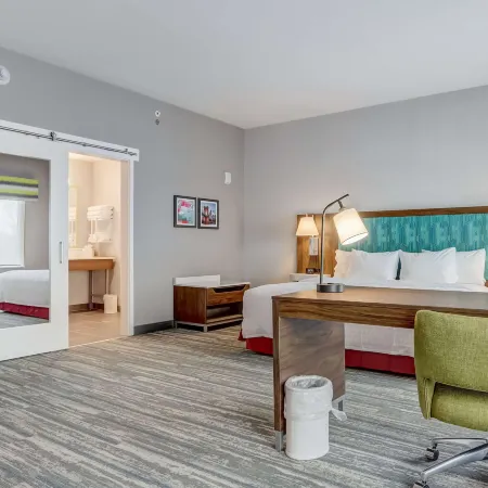 Hampton Inn and Suites by Hilton Cincinnati Midtown Rookwood