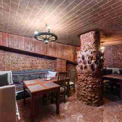 Bada Bing Residence Dining/Meeting Rooms