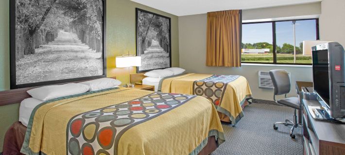 Super 8 by Wyndham Windsor/Madison North Hotels in Dane County