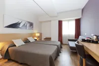 Hotel Sagrada Familia - พร้อมอาหารเช้า