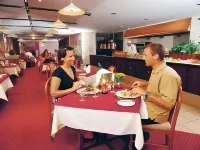 The Peninsula Hotel - Breakfast