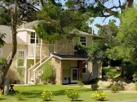 Bide-A-Wee Inn and Cottages