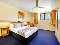 Raintree Motel Hotels in Currajong