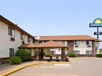 Days Inn & Suites by Wyndham Davenport East Các khách sạn ở Davenport