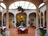 Howard Johnson by Wyndham Morelia Calle Real