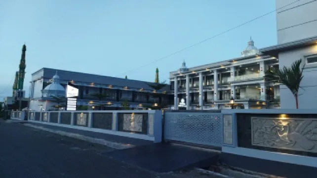 Hotel Metro Bungku Hotels in 