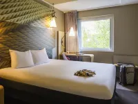 Ibis Zurich Messe Airport Hotels near Seebach