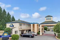 Howard Johnson by Wyndham Pikesville Hotels near The Park School of Baltimore - Sugar Campus