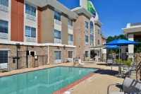 Holiday Inn Express & Suites CARTHAGE by IHG