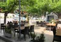 Kılıç AirPort Otel فنادق في Menderes