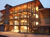 Sunrise Ridge Waterfront Resort