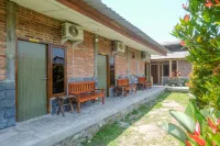 RedDoorz @ Omah Kayu Homestay Yogyakarta Hotel dekat Taman Patung, ISI Jogja