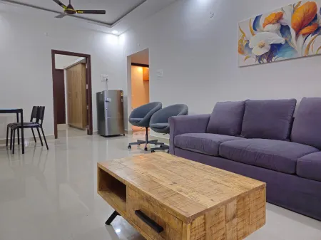 Vedha Homestay Отели рядом со станцией Tirupati