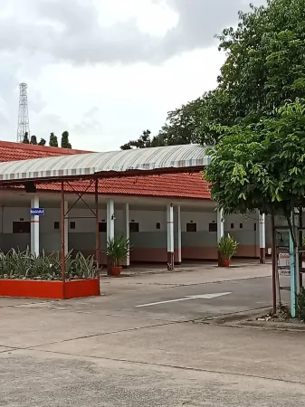 Golden Inn Hotel Отели в г. Chachoengsao