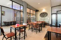 RedDoorz Near Waterpark Citra Garden Medan فنادق في Medan Johor