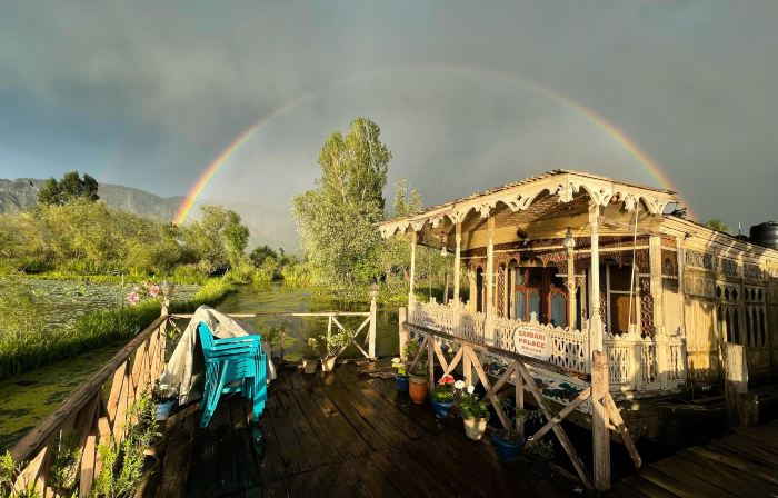 Houseboat Zaindari Palace