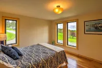 Naples Cabin w/ Lake Views & Wraparound Deck! - Maalaistalo