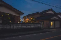 AKIYATO Sea Side Tsubaki (Moremotto Sakasama Dog Resort) Các khách sạn ở Sado