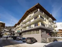 Hotel Herzblut - Joker Card Included in Summer