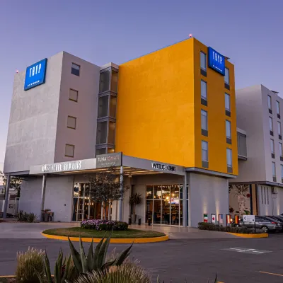 Tryp by Wyndham San Luis Potosi Hotel & Suites Hotels near El Domo