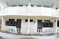 Danau Toba International Cottage Parapat فنادق في 