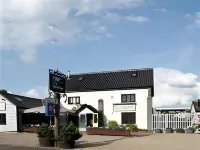 Marsham Arms Inn Hotels near Park Farm, Blickling