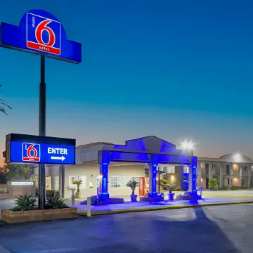 Studio 6 Suites Madera, CA - Yosemite