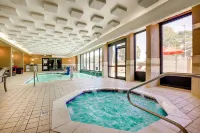 Drury Inn & Suites Charlotte University Place Hoteles en Charlotte