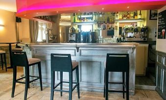 Le Victor Hugo - Hôtel et Restaurant - Logis Hôtels