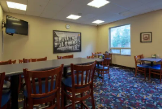 ซูเปอร์ 8 โดยวินดัมคามลูปส์ออนเดอฮิล