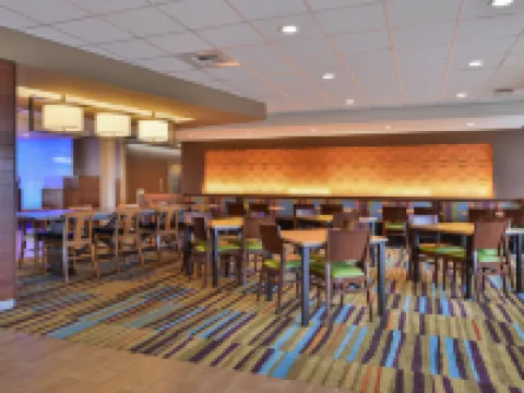 フェアフィールド イン & スイーツ バイ マリオット ユージーン イースト / スプリングフィールド ユージンのホテル