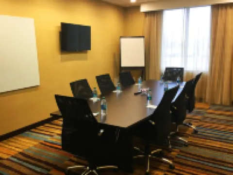 แฟร์ฟิลด์ อินน์แอนด์สวีทส์ เคมบริดจ์ โรงแรมในCambridge