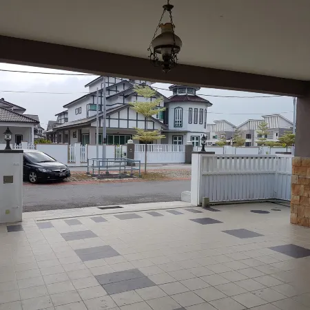 Sitiawan Homestay Entire Semi D House