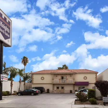 Howard Johnson by Wyndham Bakersfield
