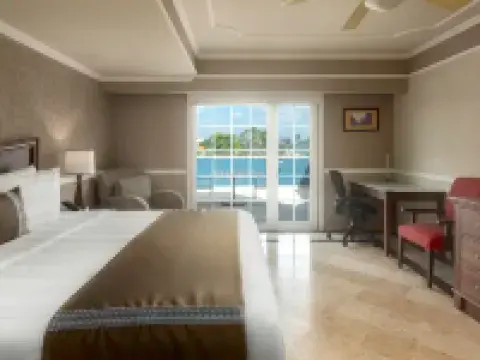 วิลล่า เมอร์เซเดส เมริดา, คูริโอ คอลเล็กชั่น บาย ฮิลตัน โรงแรมในเมรีดา