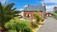 Nice fisherman wooden and stone house renovated in 2007 in the Iroise sea Hotels in Lampaul-Plouarzel