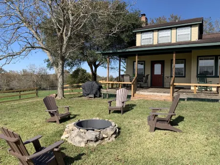 Casa Colina: Rustic Cottage and Property + Stable for Horses