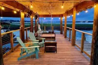 Sky View on False River Sunset     LSU 45 Minutes Away Hotels in Ventress