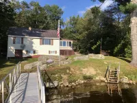 Peaceful Waterfront Toddy Pond Retreat