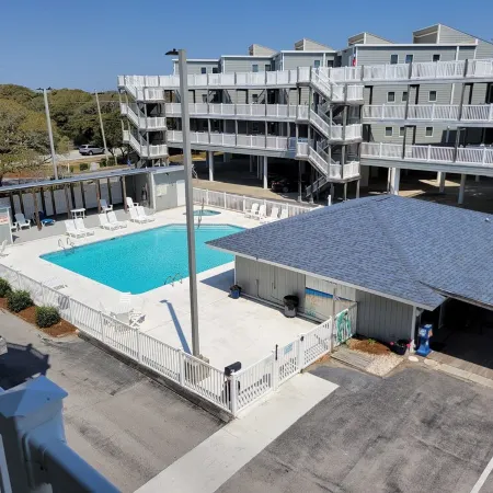 Spacious, Two Bedroom Condo at the Center of the Crystal Coast