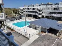 Spacious, Two Bedroom Condo at the Center of the Crystal Coast