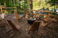 *New* Waterfront Cottage w/ Hot Tub & Private Dock