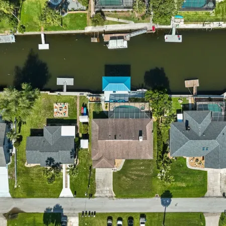 Dont Miss This Waterfront Deep Canal.Gulf Access.Pool Home! Pool Table.Sleeps8.
